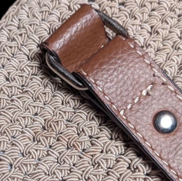 Woven Textured Tan & Brown Purse Handbag with Pockets - Picture 10 of 15